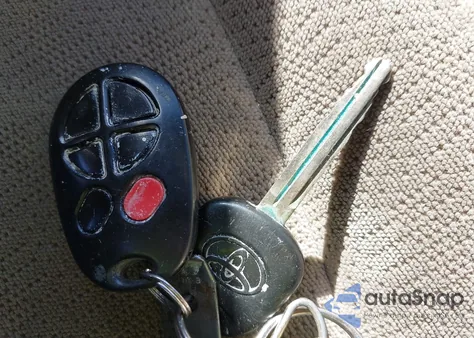 2004 Toyota Sienna Xle/Xle Limited z USA, uszkodzony, nr VIN 5TDZA22CX4S139174